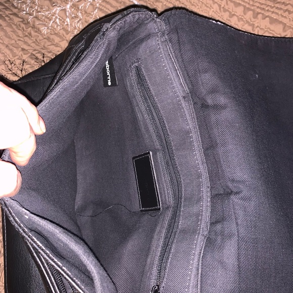 Vintage Liz Claiborne Black Crossbody 5 Compartments Comfy Adjustable Straps - Picture 12 of 16